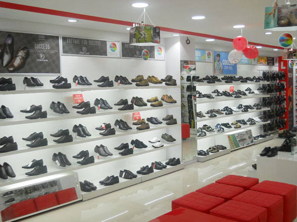 Liberty footwear recently launched an exclusive showroom in Hubli, Karnataka exhibiting its modish, stylish and contemporary footwear collection.