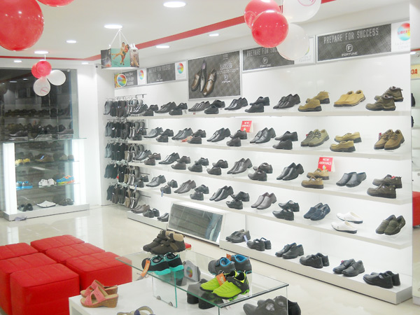 Liberty shoes recently launched an exclusive showroom in Liberty Puram exhibiting its comfortable, stylish and contemporary footwear range for men, ladies and children pertaining to all age groups and genres.